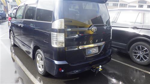 TOYOTA VOXY STATIONWAGON 2002-2005